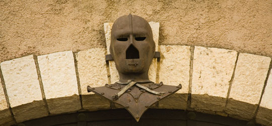 Quale identità celava la maschera di ferro? Maschera di Ferro