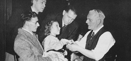 Harry Edwards: un moderno operatore di miracoli Harry Edwards - Guarigioni Miracolose