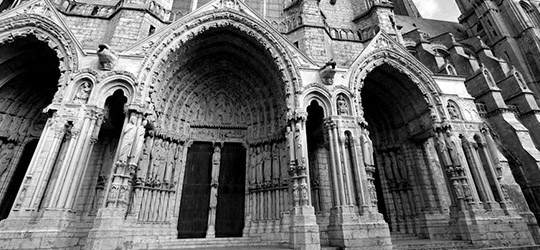 La geometria sacra nelle cattedrali gotiche Cattedrali Gotiche - Chartres